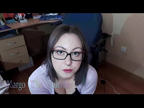 ❤️ Көзілдірік киген сексуалды қыз камерада дилдоны терең сорып алады ☑ Сапалы секс бойынша бізде